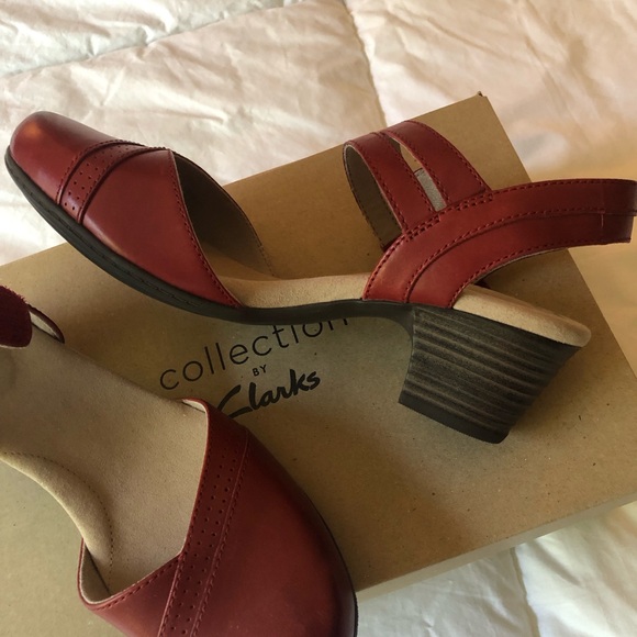 Clarks Women's Red Heels - Picture 2 of 4